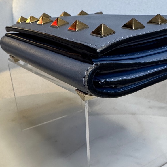 Valentino Garavani Authentic Blue Wallet with Gold Studs Full Inclusion - Picture 9 of 16